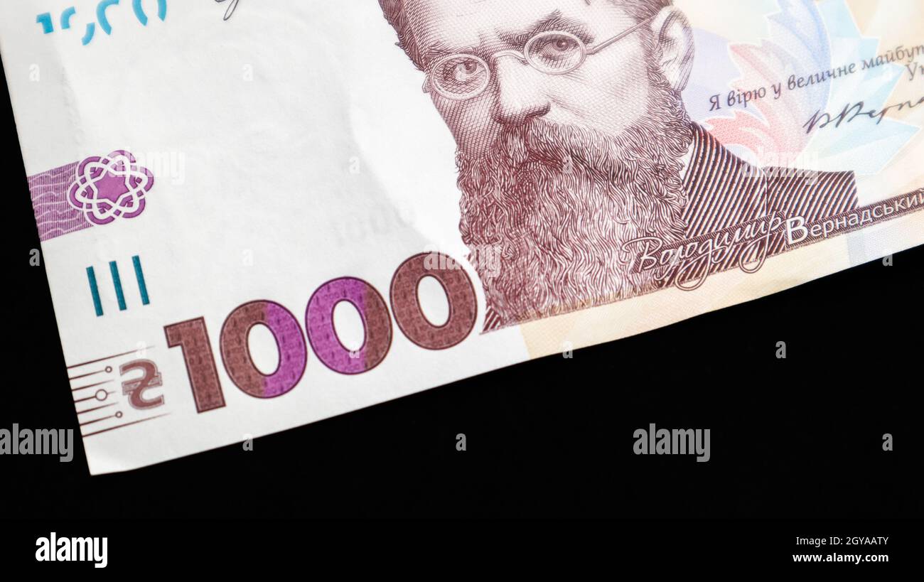 Una nota cartacea in 1000 hryvnias. Ritratto di Vladimir Ivanovich Vernadsky per 1000 hryvnias su una banconota Ucraina. Denaro ucraino. Foto Stock