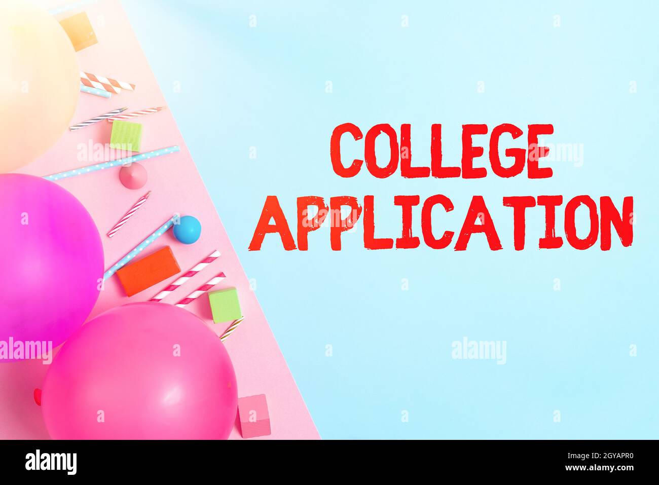 Visualizzazione concettuale applicazione del college, concetto che significa individui si applicano per ottenere l'entrata in un college colorful Birthday Party Designs Bright Celebrat Foto Stock