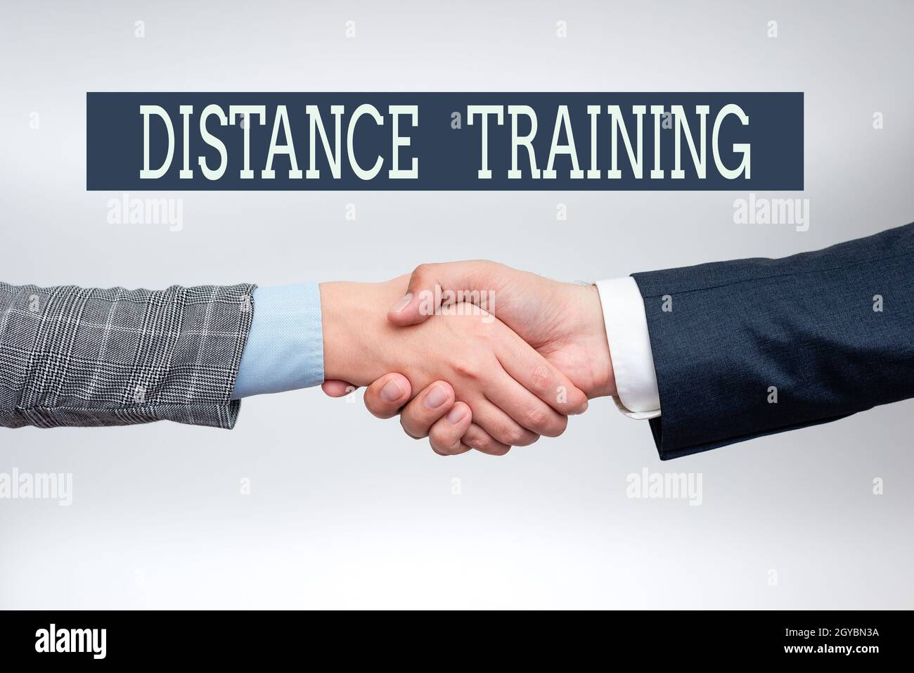 Scrittura visualizzazione di testo formazione a distanza, Business Concept apprendimento in remoto senza essere presenti a scuola due Professional ben vestito aziendale Foto Stock