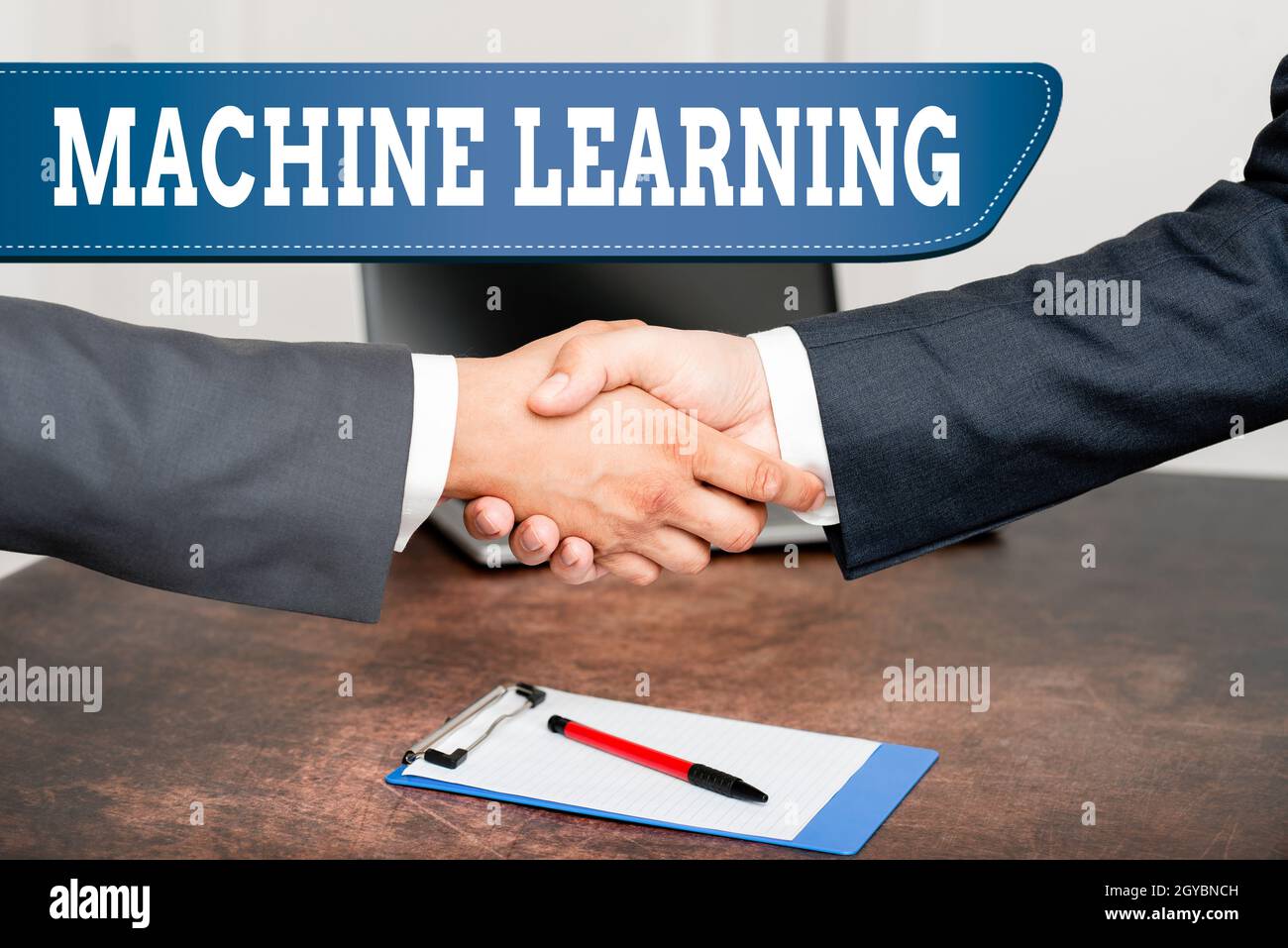 Segno che mostra apprendimento automatico, Business idea studio scientifico di algoritmi e modelli statistici due professionale bene-vestito Corporate Business Foto Stock