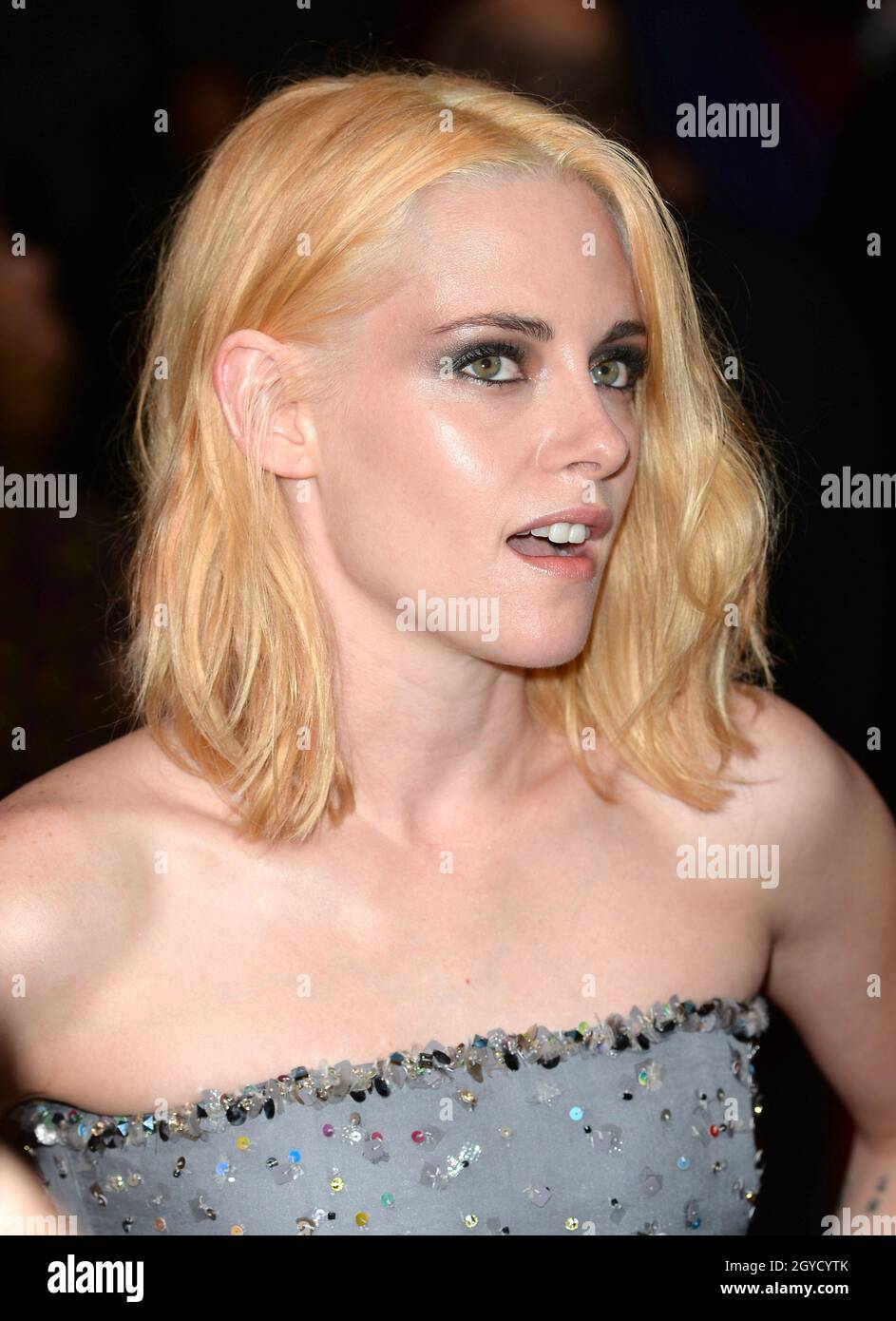 La foto deve essere accreditata ©Alpha Press 078237 07/10/2021 Kristen Stewart Spencer Premiere durante il BFI London Film Festival 2021 a Londra Foto Stock