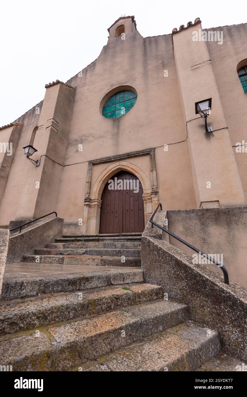 Chiesa di Santo Domingo de Guzmán nella città di Cañamero, Caceres, Spagna Foto Stock