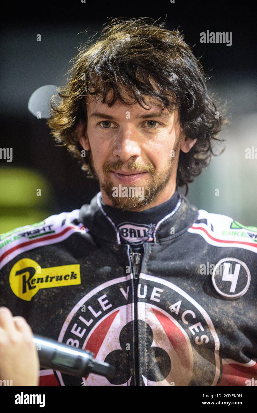 MANCHESTER, REGNO UNITO. 7 OTTOBRE Charles Wright - Belle Vue BikeRight Aces durante la prima edizione dell'SGB Gioca fuori dalla seconda tappa semifinale tra Belle Vue Aces e Sheffield Tigers al National Speedway Stadium di Manchester giovedì 7 ottobre 2021. (Credit: Ian Charles | MI News) Credit: MI News & Sport /Alamy Live News Foto Stock