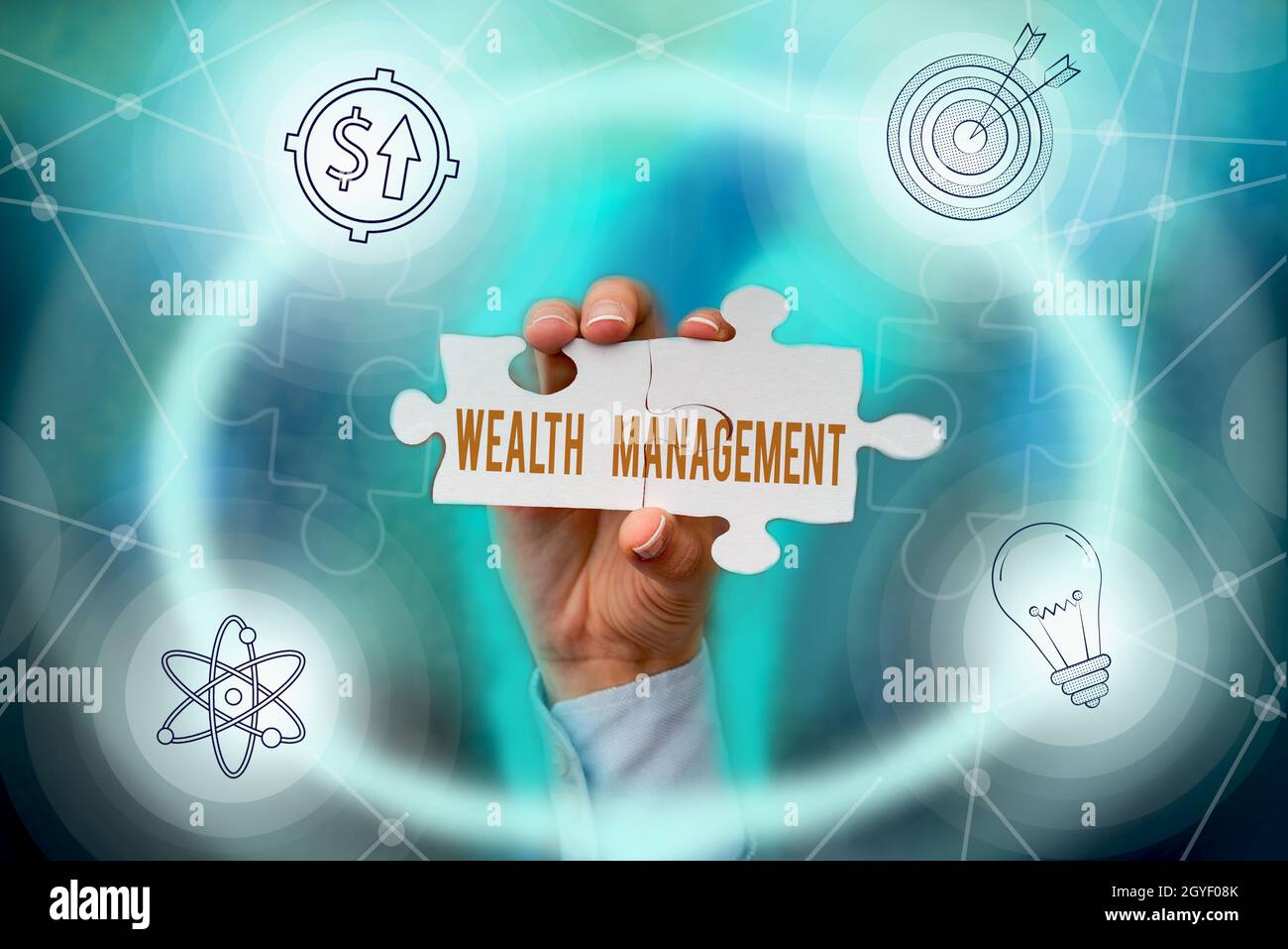 Ispirazione mostrando segno Wealth Management, Business Showcase performance tracking dei fondi come da regolare mano di mercato Holding Jigsaw Puzzle pezzo Foto Stock