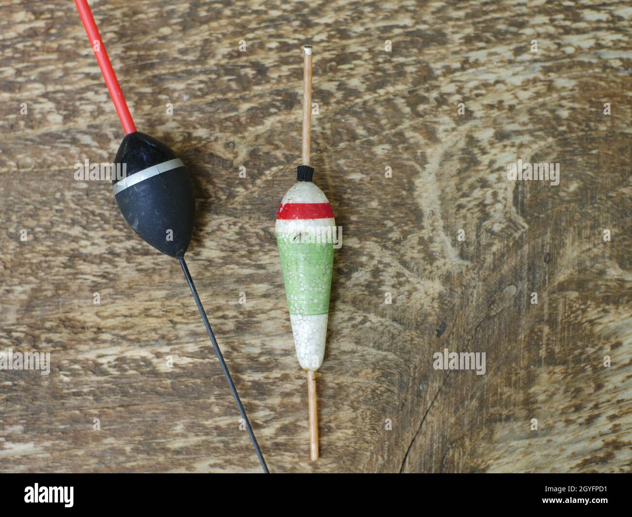 vecchio bobber da pesca su tessitura di legno ancora vita Foto Stock