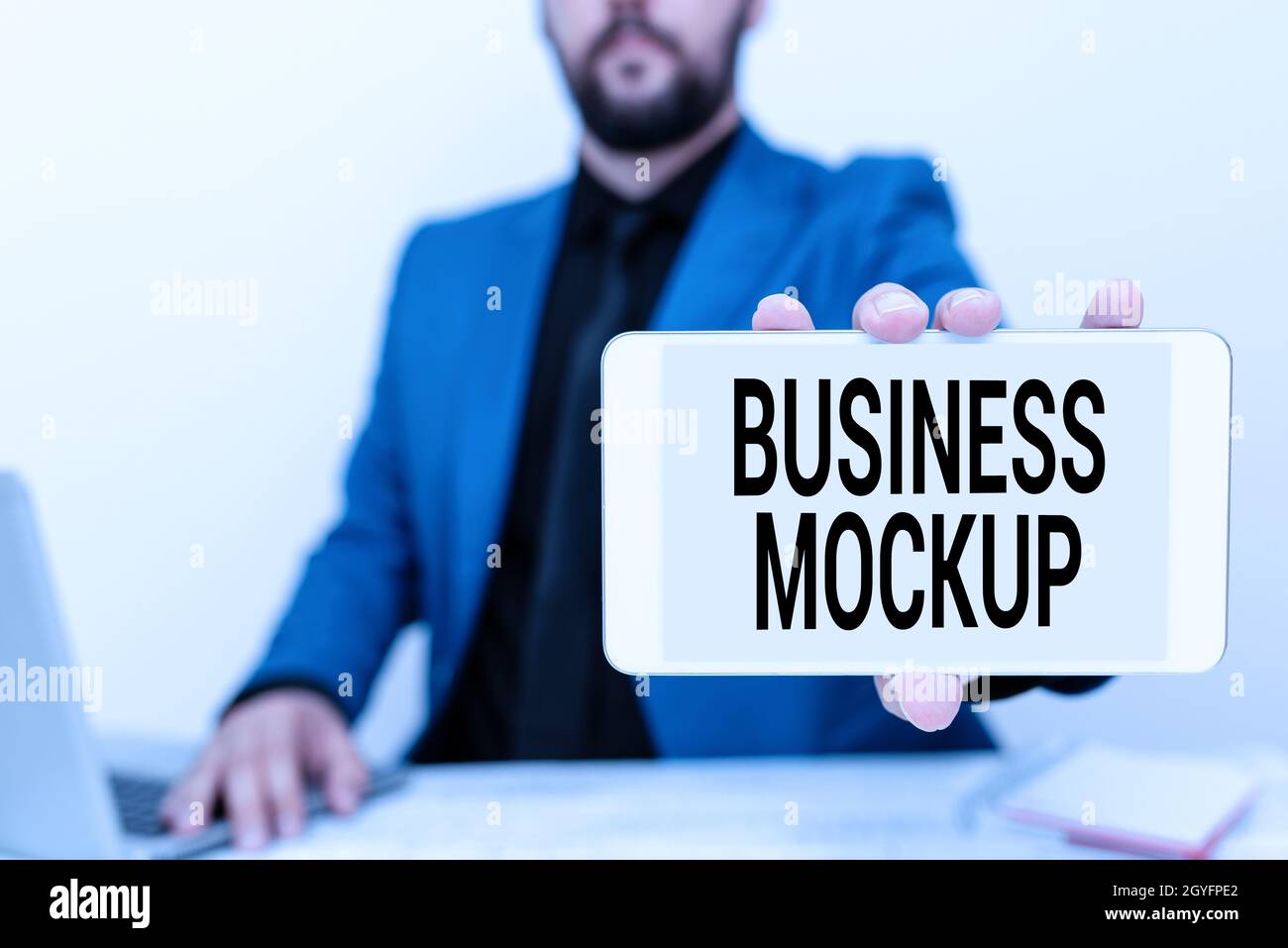 Visualizzazione concettuale Business Mockup, Business Approach scale o modello fullsize di un progetto utilizzato per la dimostrazione Tech Guru Vendita di sviluppo di recente sviluppo Foto Stock