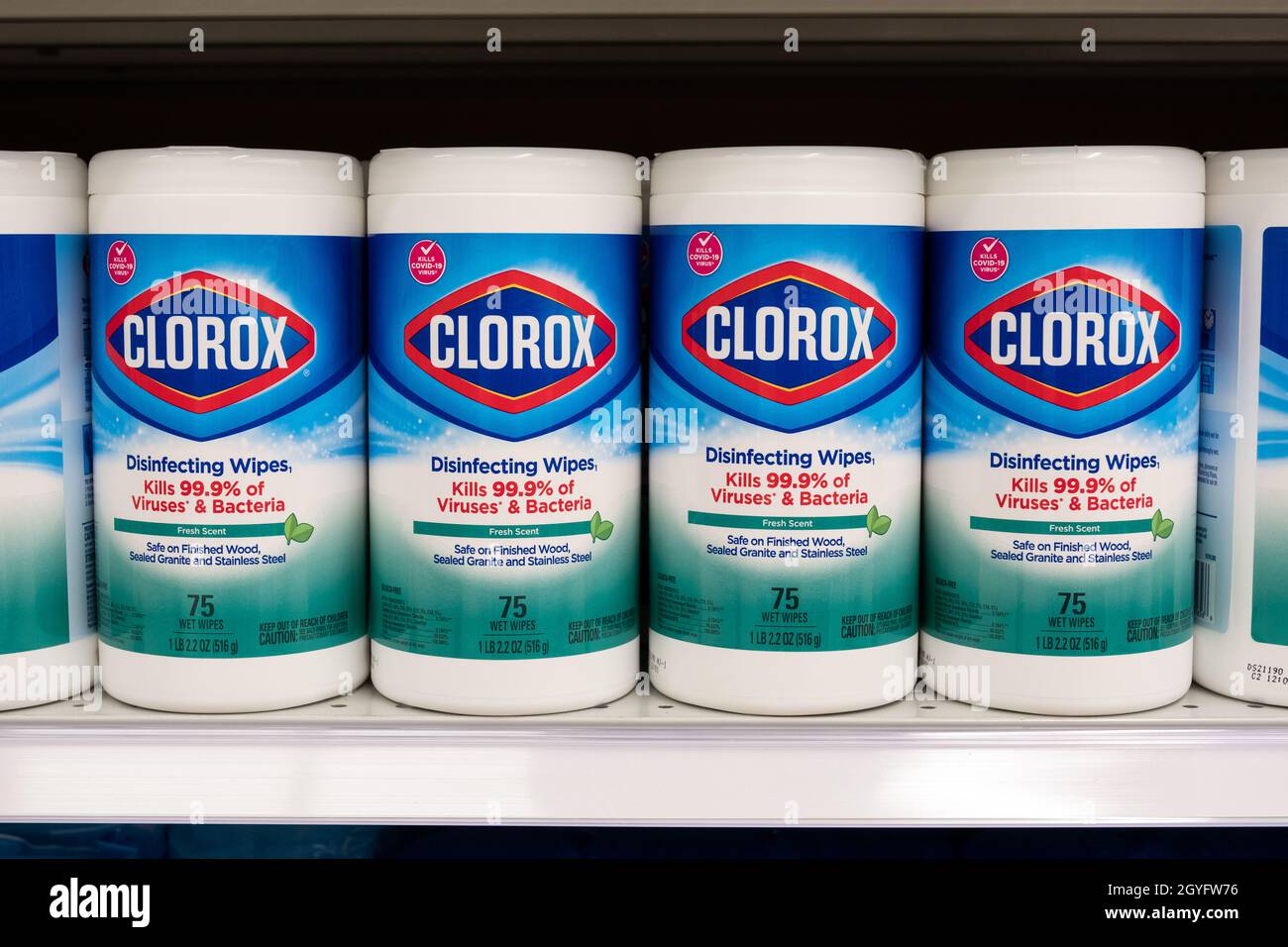 I panni disinfettanti Clorox si trovano su uno scaffale in un negozio Meijer Foto Stock