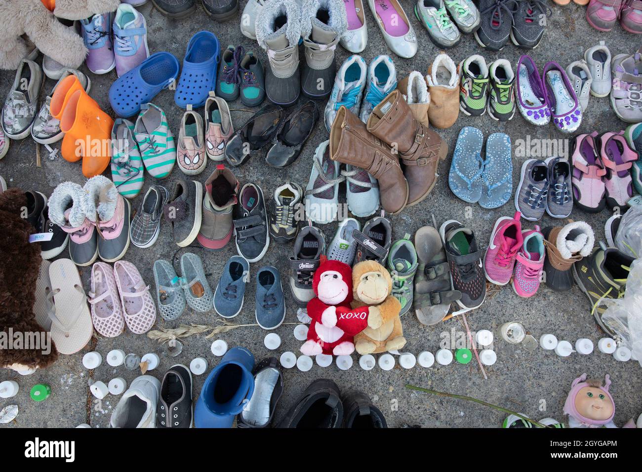 Memoriale ai bambini delle scuole residenziali indigene che hanno perso la vita e i sopravvissuti durante la giornata nazionale per la verità e la riconciliazione in Canada Foto Stock