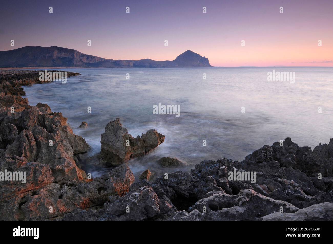 ITALIA, SICILIA, SAN VITO LO CAPO, GOLFO DI CASTELLUZZO E MONTE COFANO Foto Stock