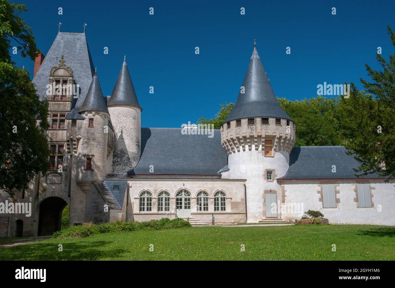 Castello di Javarzay in Chef-Bouton, Deux-Sevres (79), Nouvelle-Aquitaine regione, Francia. Costruito nel 1514 in stile rinascimentale, è un patrimonio storico Foto Stock
