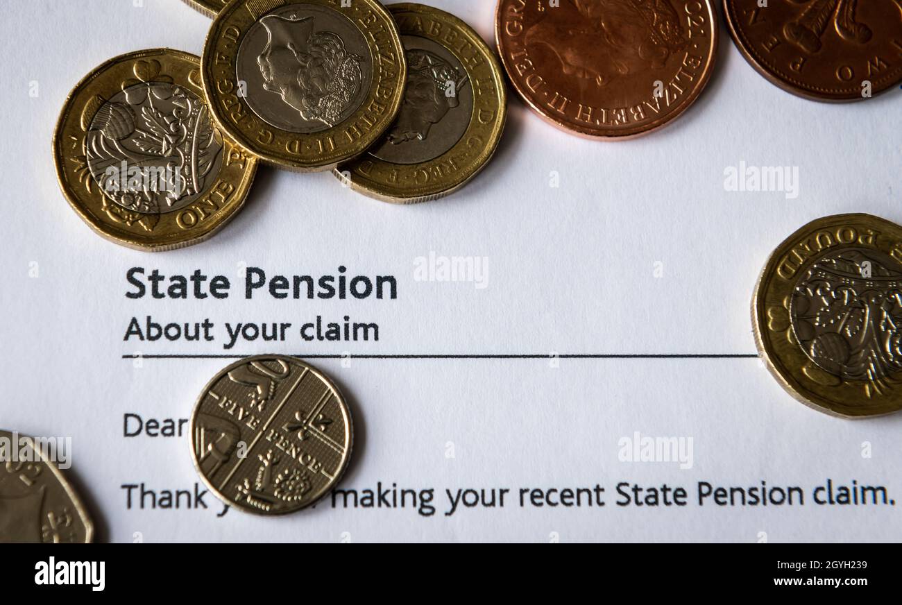 Una lettera di richiesta di pensione statale. Foto Stock