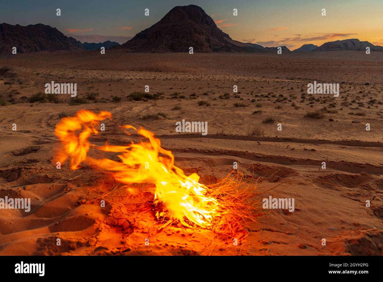 GIORDANIA, DESERTO DI RUM WADI (PATRIMONIO MONDIALE DELL'UNESCO) Foto Stock