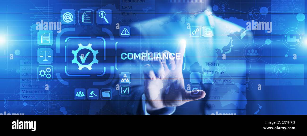 Concetto di conformità con icone e testo. Normative, leggi, standard, requisiti, diagramma di controllo su schermo virtuale. Foto Stock