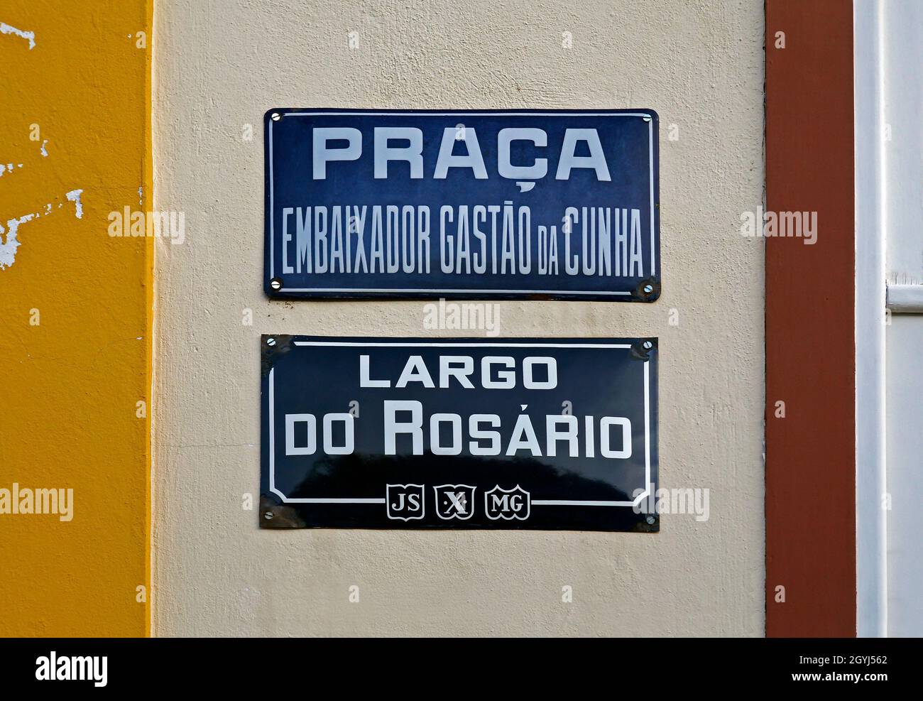 SAO JOAO DEL REI, MINAS GERAIS, BRASILE - 27 GENNAIO 2020: Segnaletica stradale nel centro storico Foto Stock