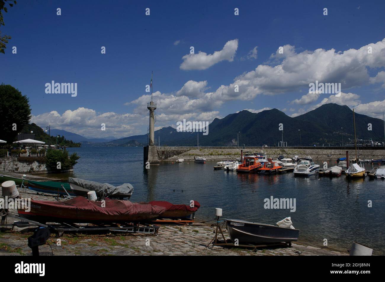 Europa, Italia, Piemonte, provincia Verbania, Lago maggiore, Lago Verbano, Centro eventi multifunzionali dell'architetto Salvador Perez Arroyomultifunction Foto Stock