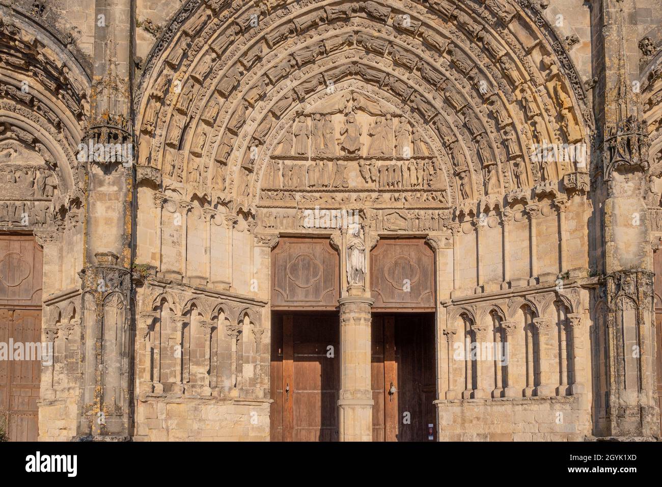 La cattedrale Cathédrale Saint-Jean-Baptiste a Place de la Cathédrale a Bazas parte del Patrimonio Mondiale dell'Umanità dei percorsi di Santiago de Foto Stock