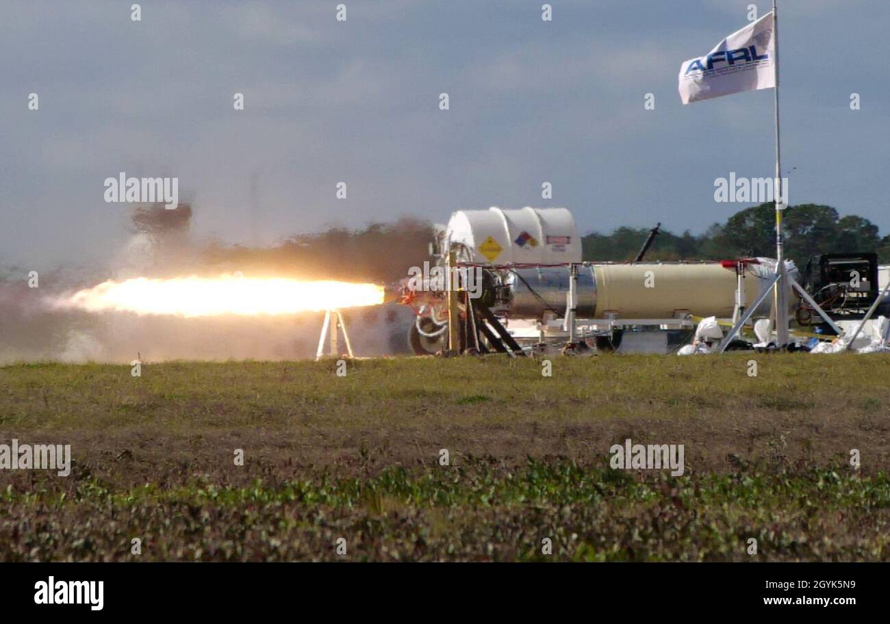 Un recente test X-60A, condotto presso il Cecil Spaceport di Jacksonville, Florida. Il X-60A, sviluppato attraverso un contratto di ricerca sull'innovazione delle piccole imprese Air Force Research Laboratory, è un razzo lanciato ad aria progettato per la ricerca sui voli ipersonici. (STATI UNITI Air Force foto) Foto Stock