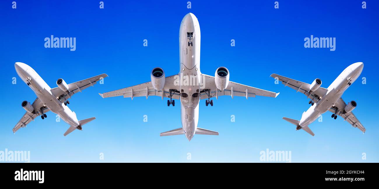 moderno aereo di linea contro un cielo blu perfetto Foto Stock