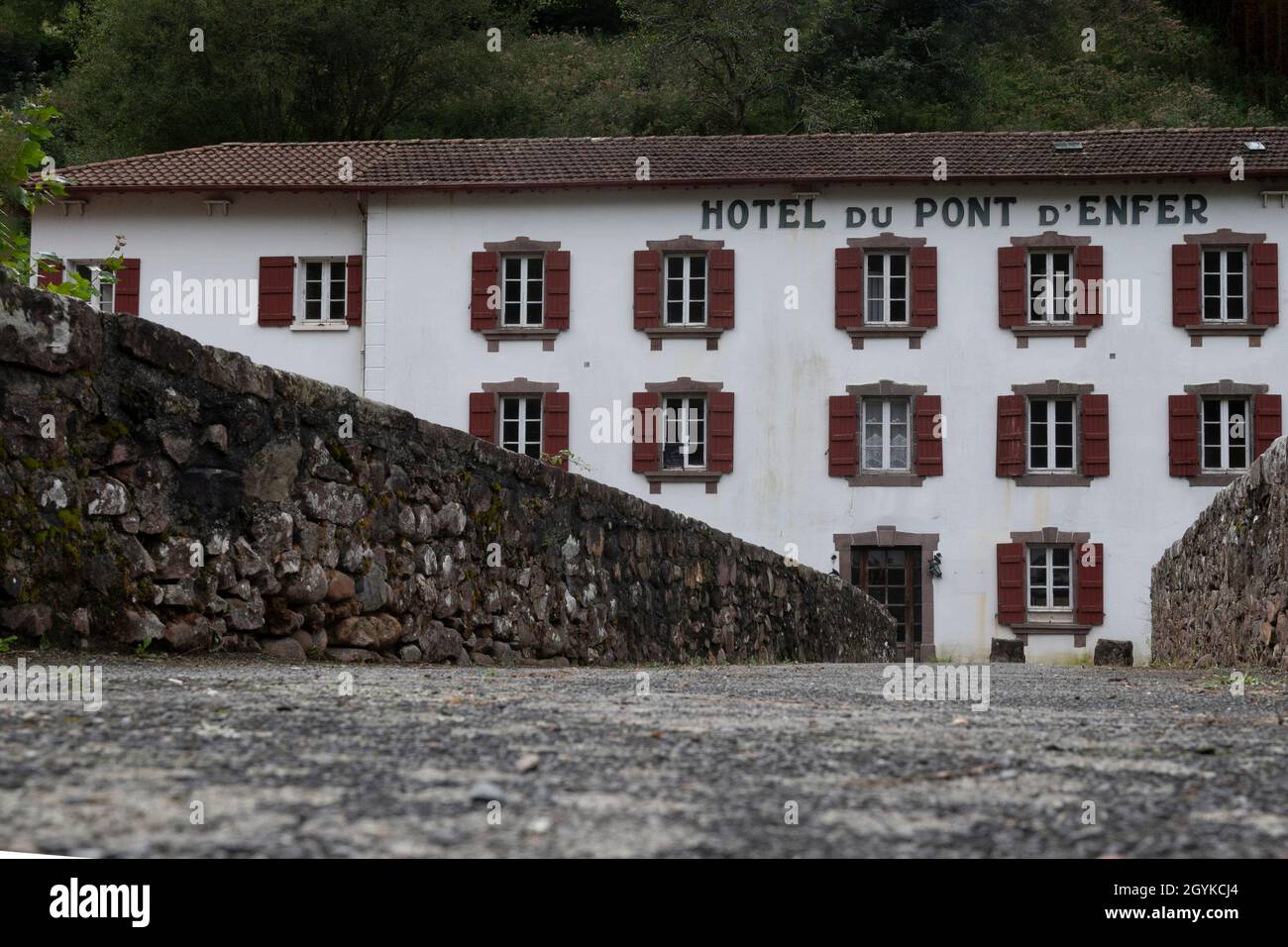 L'Hotel du Pont de l'Enfer a Bidarray, Pays Basque, Francia Foto Stock