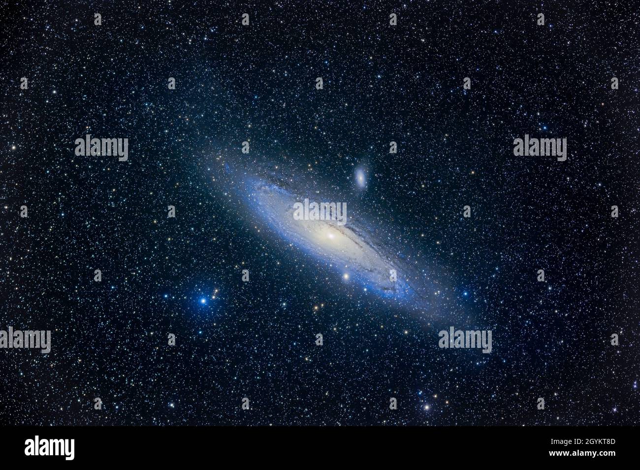 Tempo per la mia immagine annuale della Galassia Andromeda! Questa è la M31, la galassia a spirale di Andromeda, con le sue due galassie ellittiche complementari, lo stesso smo Foto Stock