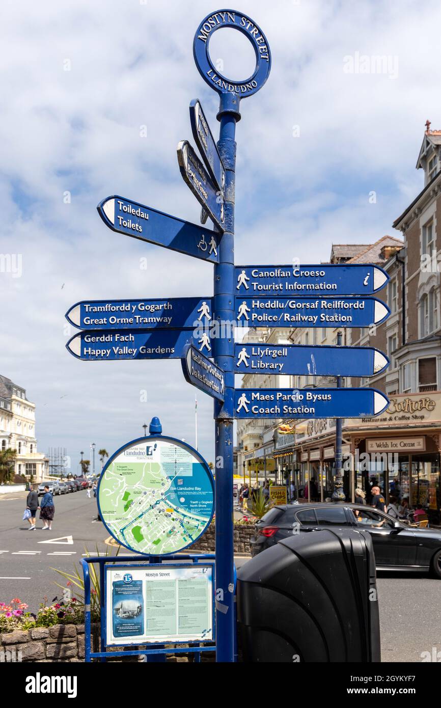 Llandudno dito segno nel centro città Foto Stock