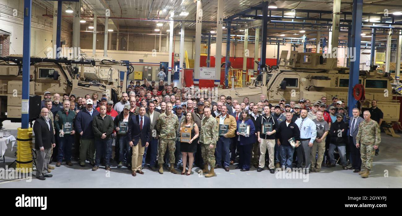 Letterkenny Army Depot ringrazia i suoi collaboratori per aver completato i 828 veicoli RG31 protetti da Ambush resistenti alle mine. Foto Stock