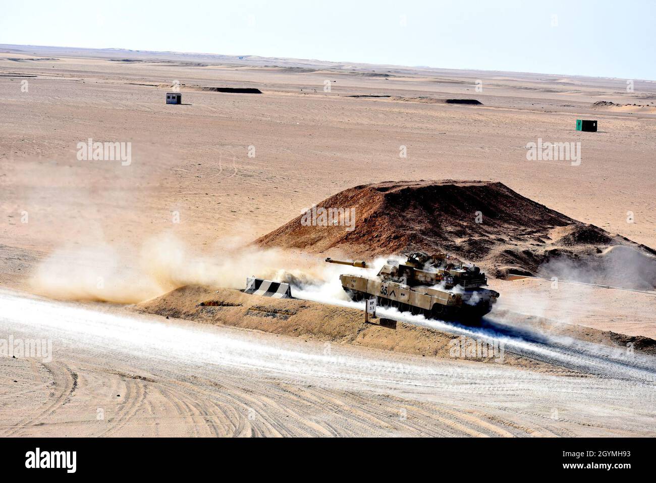 Soldati statunitensi in Alpha Company, 4-118° reggimento fanteria, 30° Armored Brigade Combat Team, nella Guardia Nazionale dell'Esercito del South Carolina, svolgono addestramento di cannoniere mentre sono schierati in Medio Oriente, 4 febbraio 2020. L'unità viene attivata per supportare l'operazione Spartan Shield. (STATI UNITI Guardia Nazionale dell'esercito foto di Lt. Col. Cindi King) Foto Stock