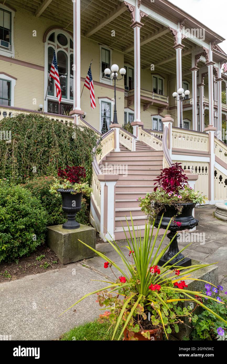 Chautauqua, New York - The Athenaeum Hotel at the Chautauqua Institution, on the shore of Chautauqua Lake. Foto Stock