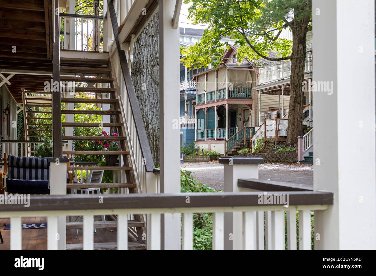 Chautauqua, New York - The Chautauqua Institution. Il villaggio ha molti alberghi, case in affitto, e cottage privati disponibili per l'affitto durante l'INS Foto Stock