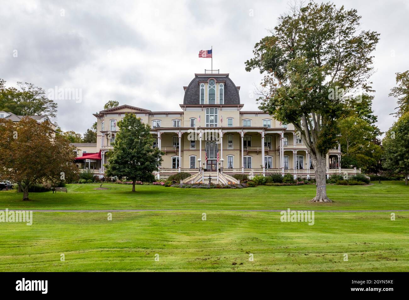 Chautauqua, New York - The Athenaeum Hotel at the Chautauqua Institution, on the shore of Chautauqua Lake. Foto Stock
