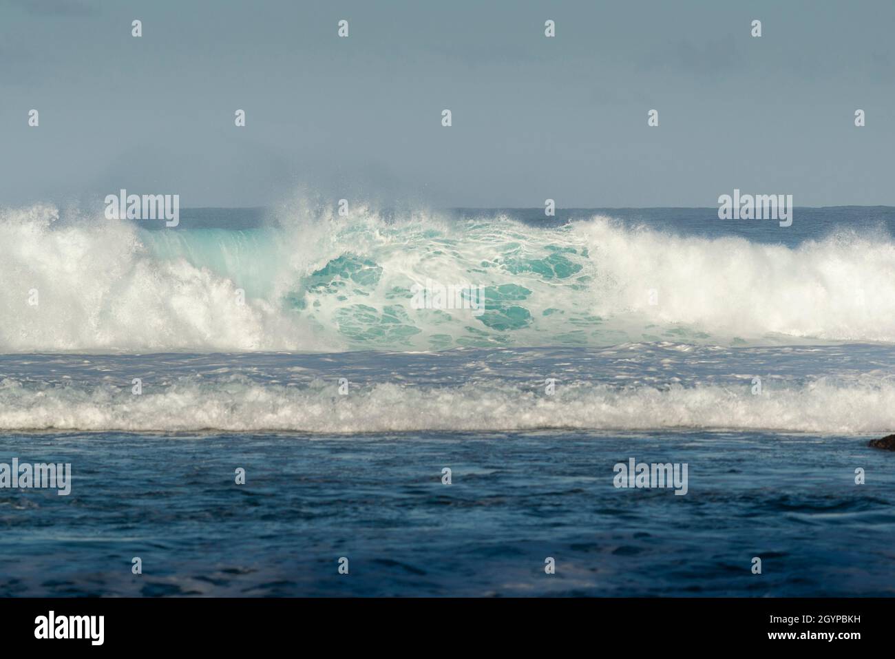 Onde di rottura a Saint Pierre a Reunion Island Foto Stock