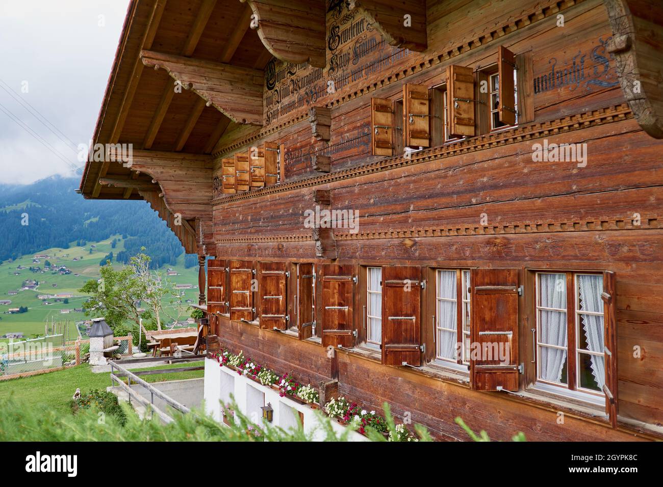 Chalet Svizzero - Simmental, Berner Oberland, Svizzera Foto Stock