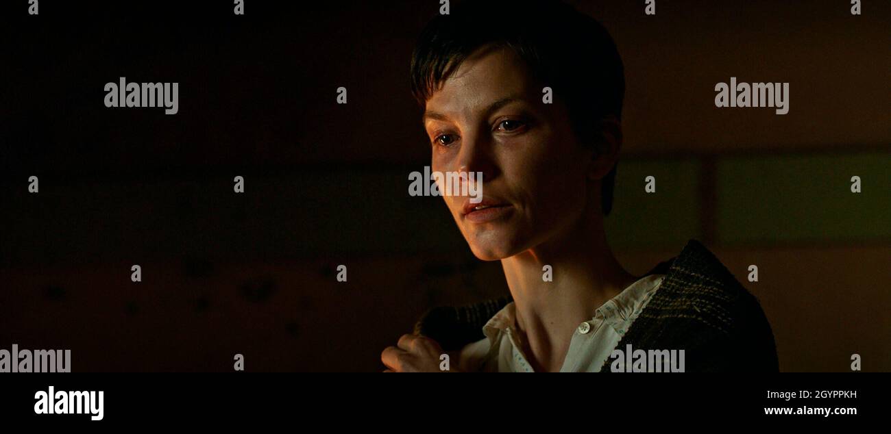 SYLVIA HOEKS nel PIANO A (2021), diretto DA DORON PAZ e YOAV PAZ. Credito: FILM/album DEI CANALI UNITI Foto Stock