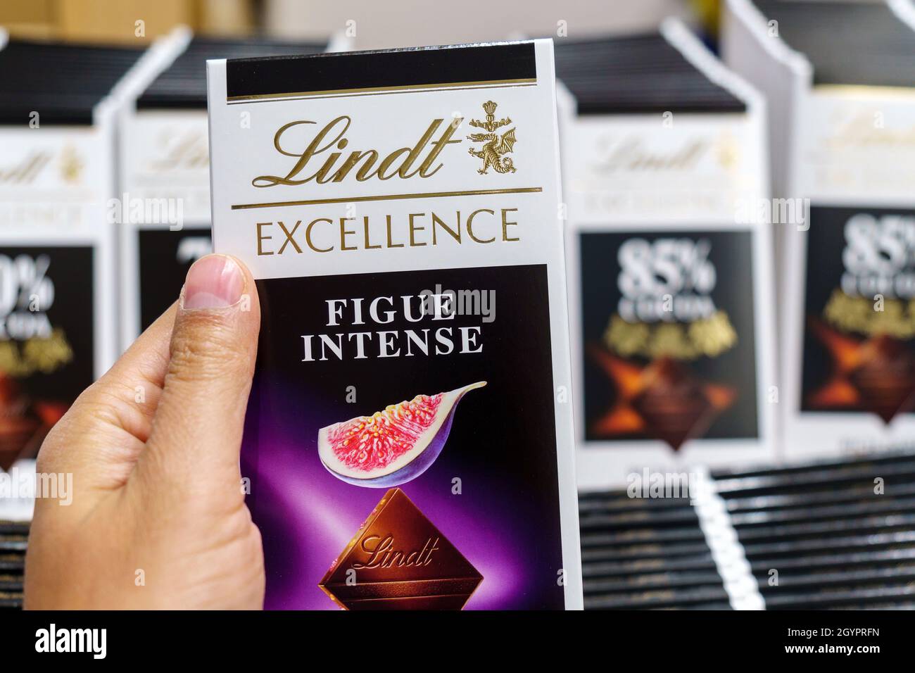 Volzhsky, Russia-21 settembre 2021: Negozio di cioccolato Lindt nel centro commerciale. Con figue intenso Foto Stock