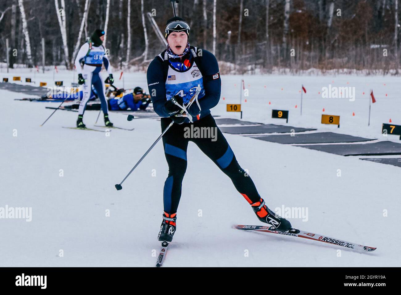 Robert Burnham del New Hampshire durante la gara di biathlon regionale orientale/centrale 2020 a Camp Ripley, gennaio 17 2020. Foto Stock
