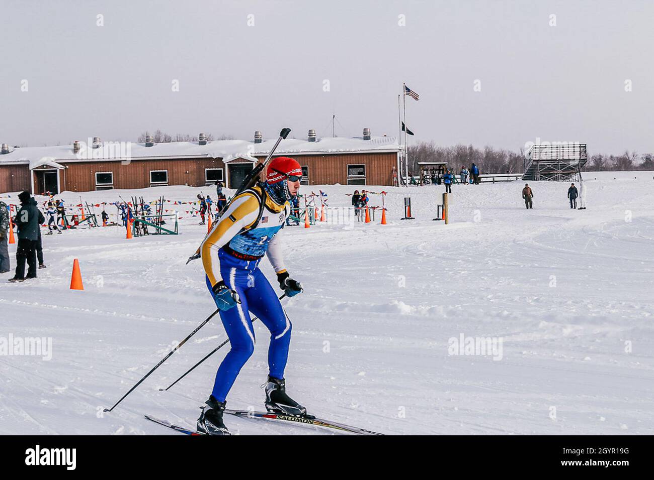 Robert Charbonnier, del Massachusetts, inizia la corsa di inseguimento durante la corsa di Biathlon regionale centrale/orientale su Camp Ripley il 18 2020 gennaio. Foto Stock
