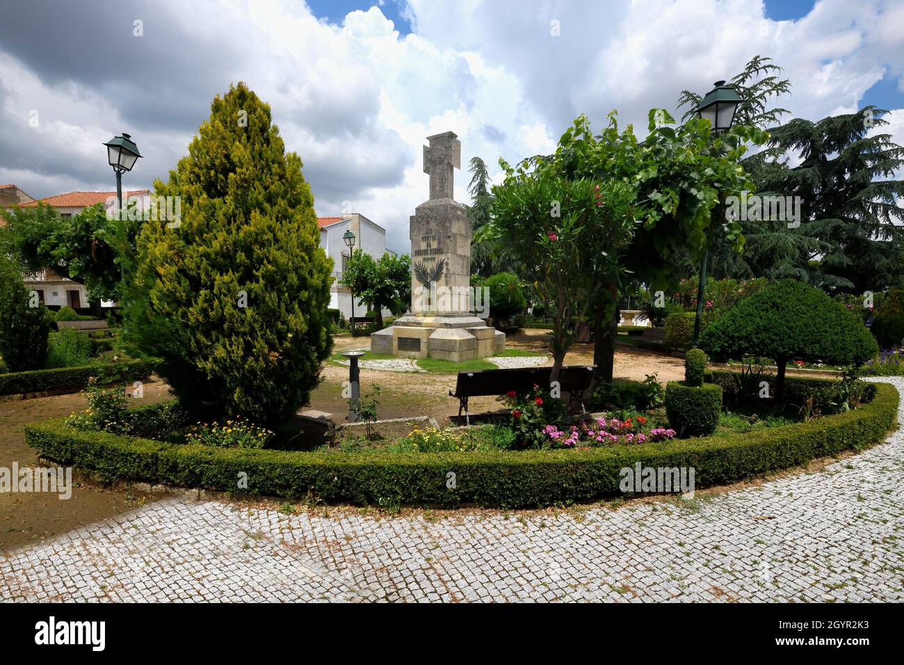 Piazza della Repubblica, Almeida, villaggio storico intorno alla Serra da Estrela, distretto di Castelo Branco, Beira, Portogallo Foto Stock