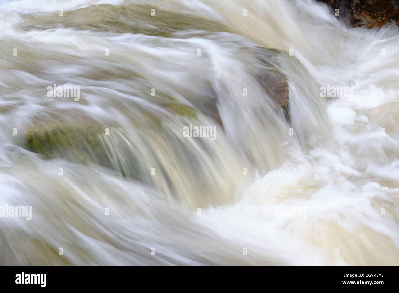 Acqua scorrente veloce Foto Stock