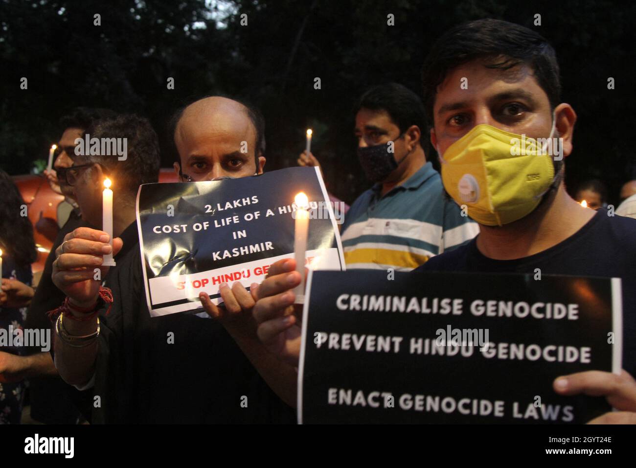 New Dehli, India. 9 ottobre 2021. Gli indù Kashmiri protestano contro Jantar Mantar contro la raccapricciante uccisione degli indù in Kashmir chiedendo di fermare il genocidio indù a Nuova Delhi, India sabato 9 ottobre 2021. Photo by Anshuman Akash/ABACAPRES.COM Credit: Abaca Press/Alamy Live News Foto Stock