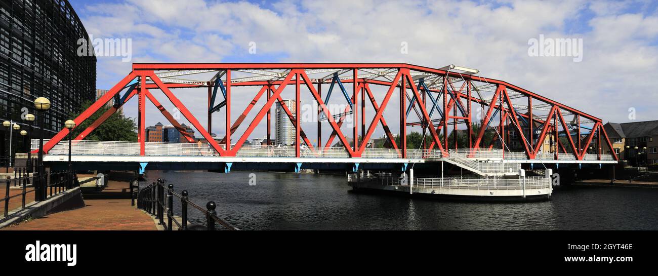 Il ponte di Detroit nel bacino di Erie, Salford Quays, Manchester, Lancashire, Inghilterra, REGNO UNITO Foto Stock