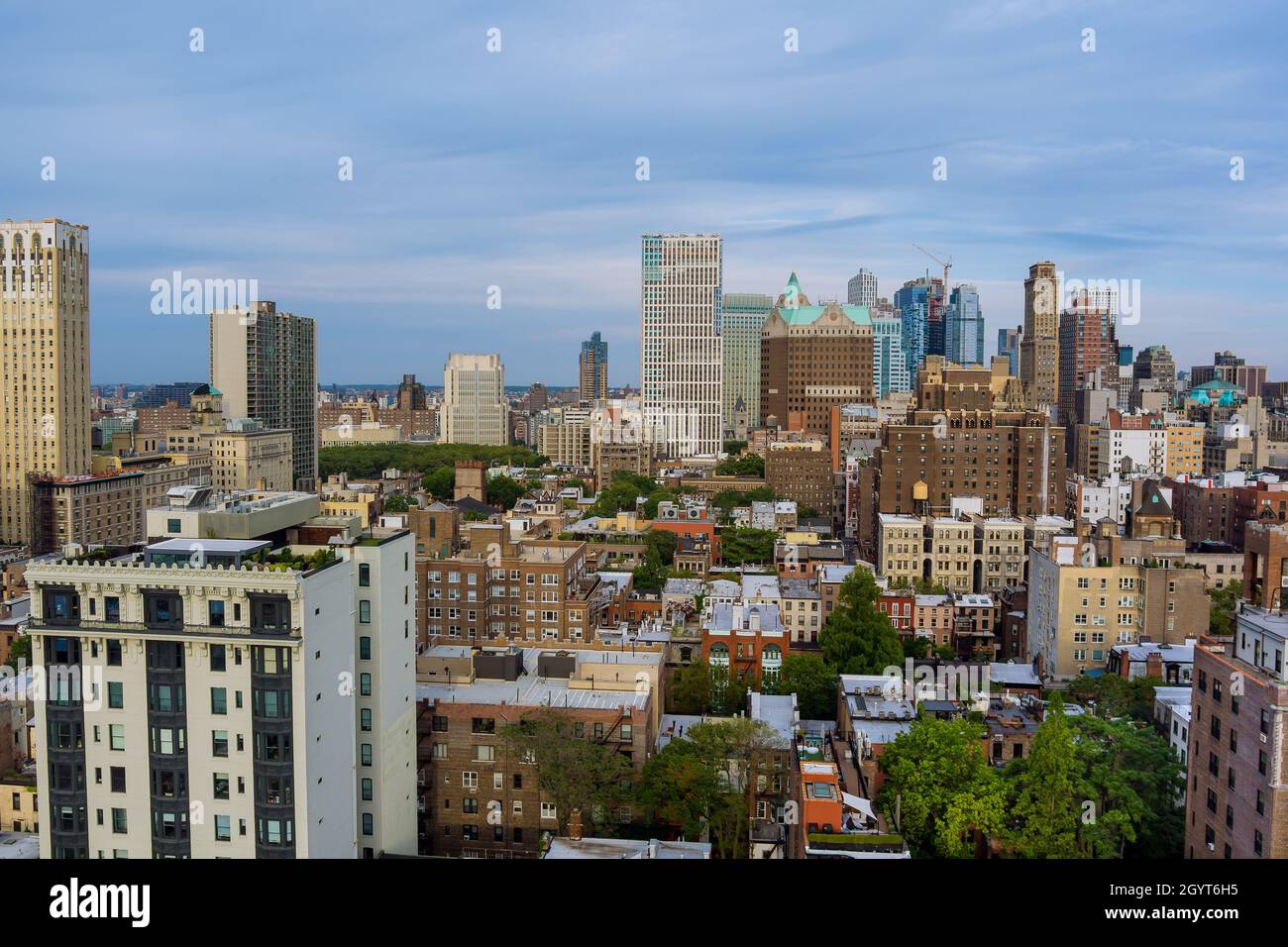 Panoramica uno skyline edifici Brooklyn centro vista di New York City di paesaggio Foto Stock