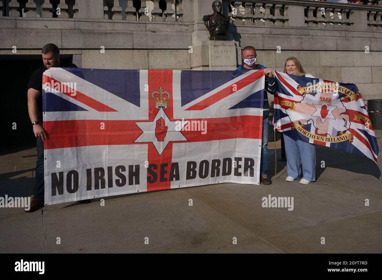 Londra, Regno Unito. 9 ottobre 2021. Protesta contro il protocollo N.I No IrishSea border in Trafalgar Square, Londra, UK. 9 ottobre 2021. Credit: Picture Capital/Alamy Live News Foto Stock