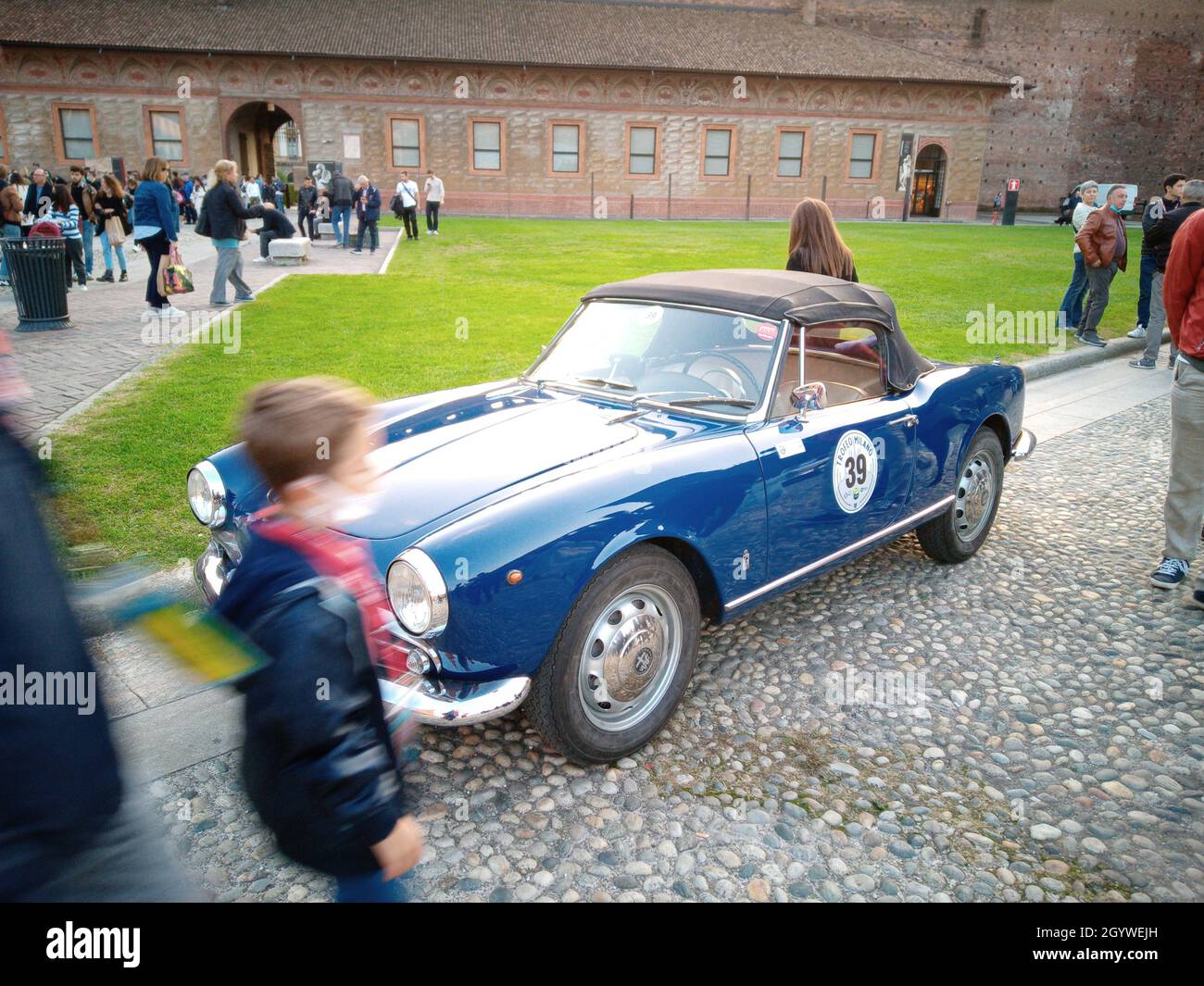 Milano, Italia. 9 Ott 2021. TROFEO MILANO, una competizione di auto e moto d'epoca organizzata da C.M.A.E., Club Milanese Automotoveicoli d'epoca. Foto Stock