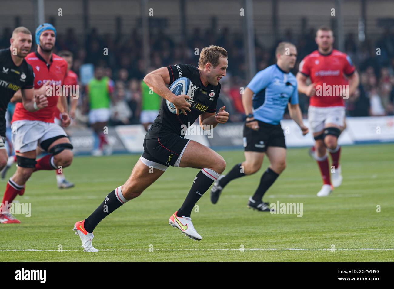 LONDRA, REGNO UNITO. 09th, Oct 2021. Max Malins di Saracens (centro) in azione durante la Gallagher Premiership Rugby Round 4 Match tra Saracens vs Newcastle Falcons allo StoneX Stadium il sabato 09 ottobre 2021. LONDRA INGHILTERRA. Credit: Taka G Wu/Alamy Live News Foto Stock