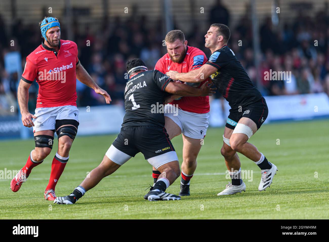 LONDRA, REGNO UNITO. 09th, Oct 2021. Adam Brocklebank di Newcastle Falcons è affrontato durante la Gallagher Premiership Rugby Round 4 Match tra Saracens vs Newcastle Falcons allo StoneX Stadium il sabato 09 ottobre 2021. LONDRA INGHILTERRA. Credit: Taka G Wu/Alamy Live News Foto Stock