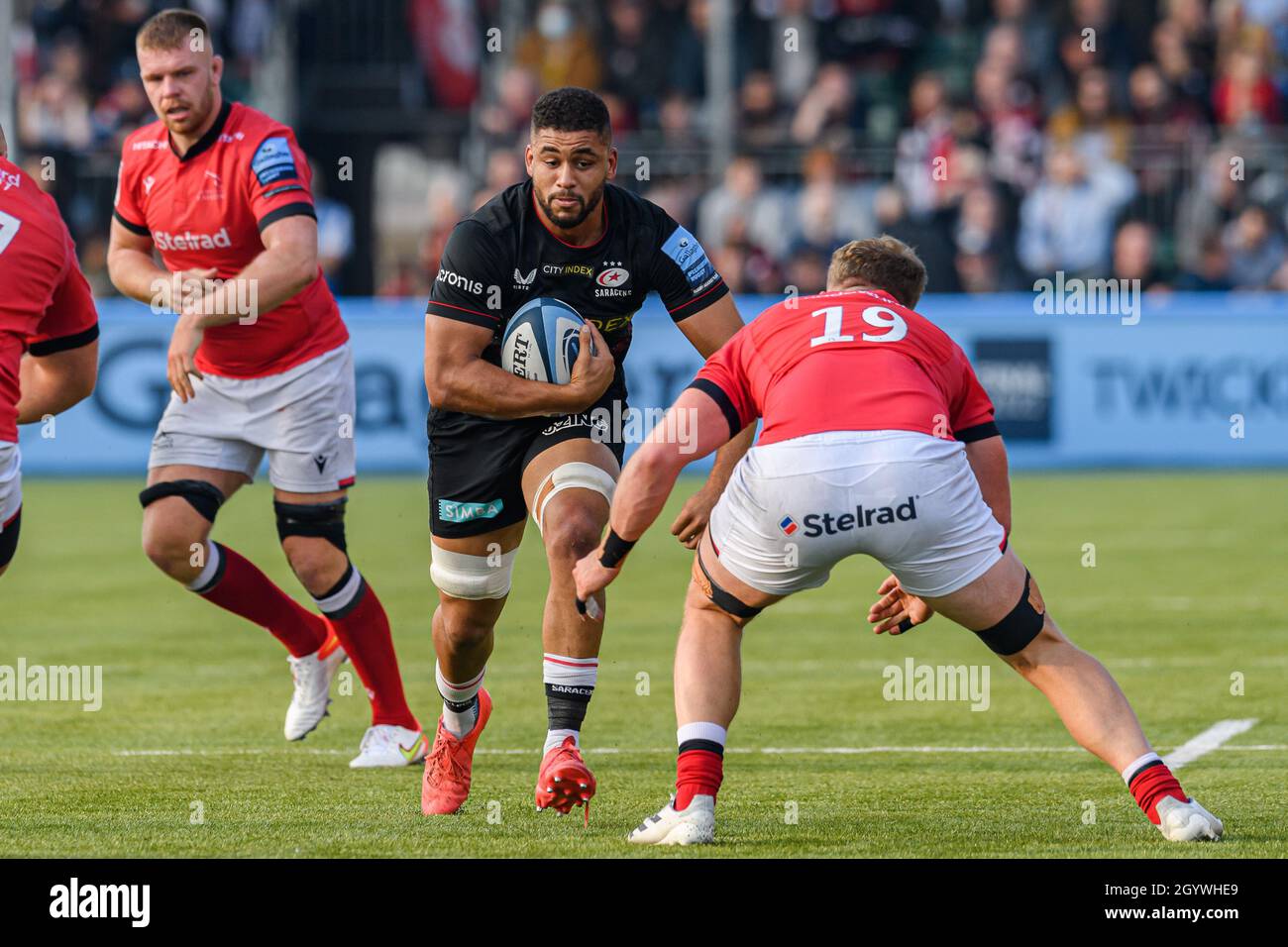 LONDRA, REGNO UNITO. 09th, Oct 2021. Andy Christie of Saracens (centro) è affrontato durante la Gallagher Premiership Rugby Round 4 Match tra Saracens vs Newcastle Falcons allo StoneX Stadium il sabato 09 ottobre 2021. LONDRA INGHILTERRA. Credit: Taka G Wu/Alamy Live News Foto Stock