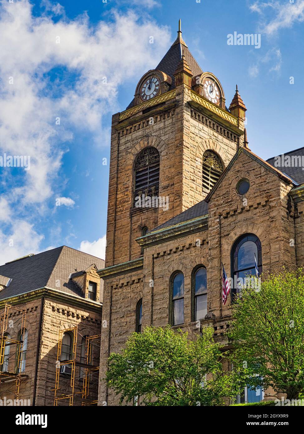 Il tribunale della contea di McDowell a Welch, West Virginia. I detective dell'agenzia Baldwin-Felts hanno assassinato Sid Hatfield su questi passi. Foto Stock