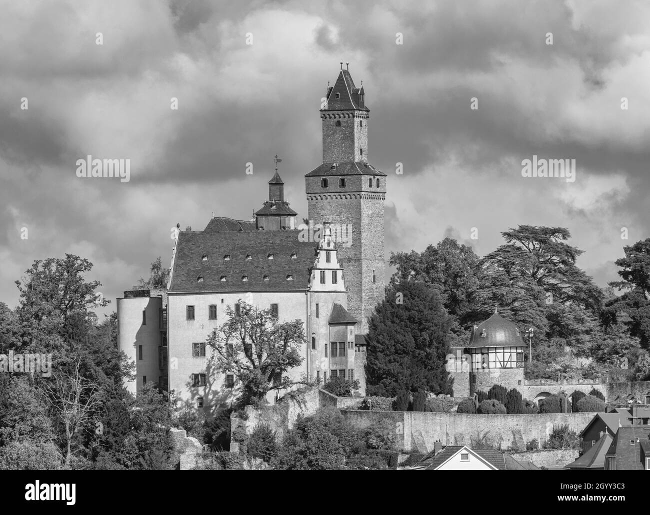 Vista della città vecchia e del castello di Kronberg im Taunus, Germania Foto Stock