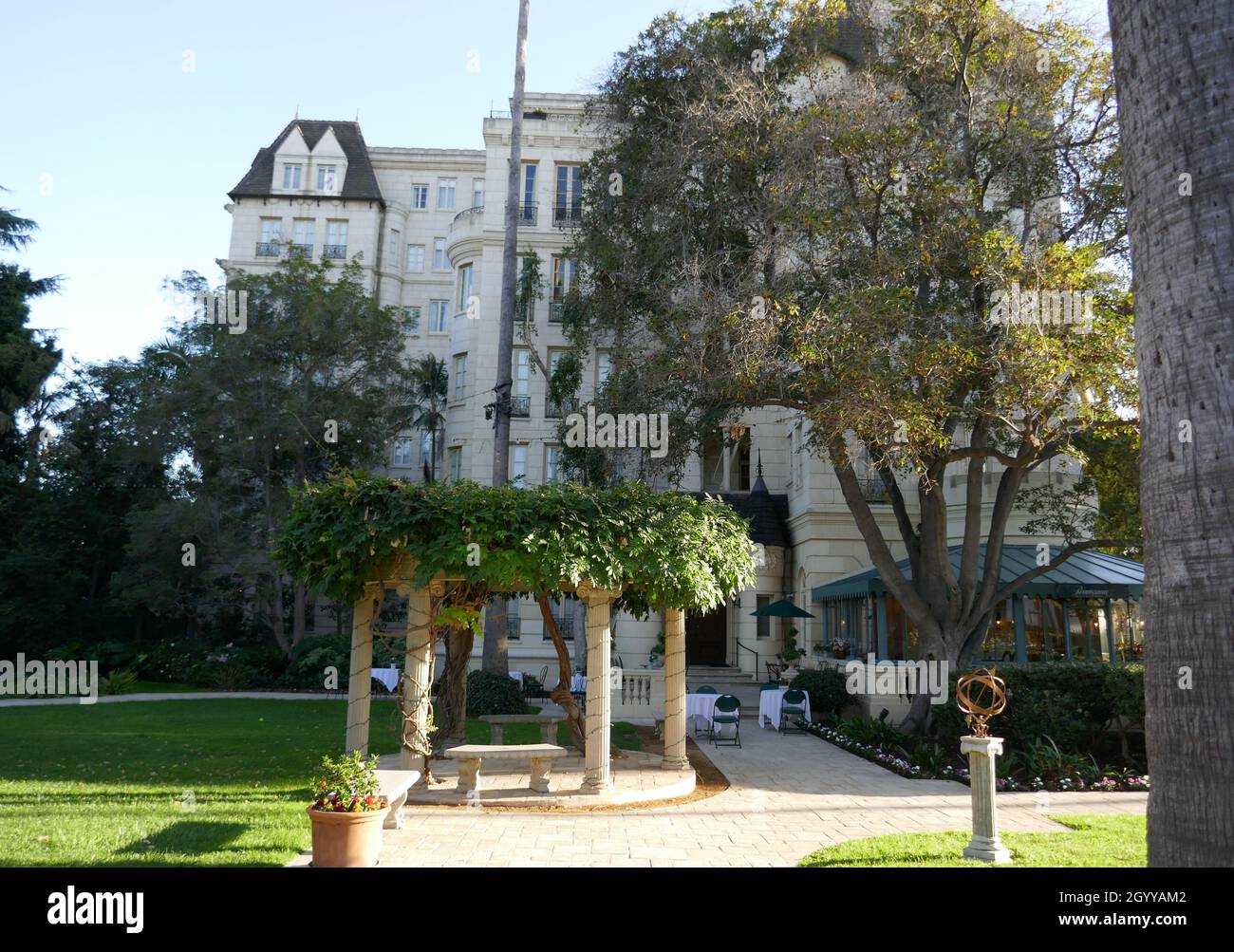 Los Angeles, California, USA 30 settembre 2021 una visione generale dell'atmosfera attrice Carole Lombard, Ginger Rogers, attore ben Lyon, produttore Mervyn Leroy, attore Edward G. Robinson, attore Errol Flynn, attrice Alana Stewart, comico George Burns, attore Vincent Price, scrittore Edgar Rice Burroughs, L'attore Clark Gable e il direttore Thomas Ince ex casa/residenza, come lo Scientology Celebrity Center al 5930 Franklin Avenue il 30 settembre 2021 a Los Angeles, California, USA. Foto di Barry King/Alamy Stock Foto Foto Stock