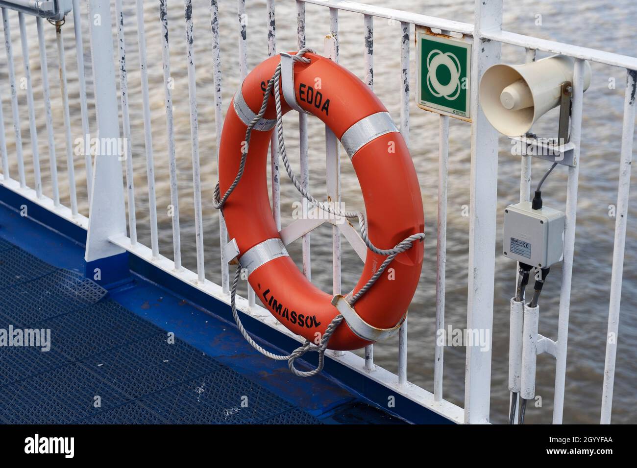 Un anello di vita sulla MS Stena Edda durante un attraversamento diurno della Stena Line Belfast per Liverpool Birkenhead Foto Stock